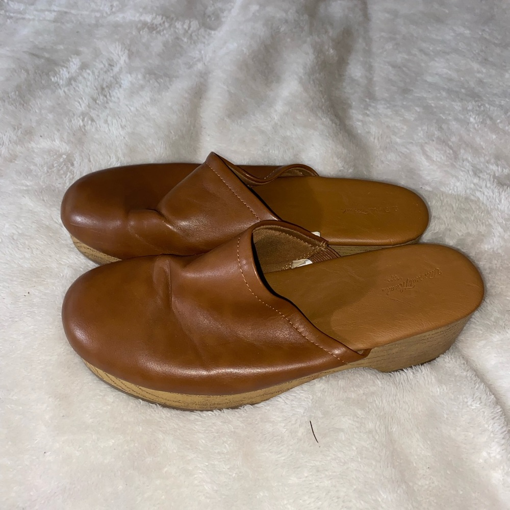Clogs
